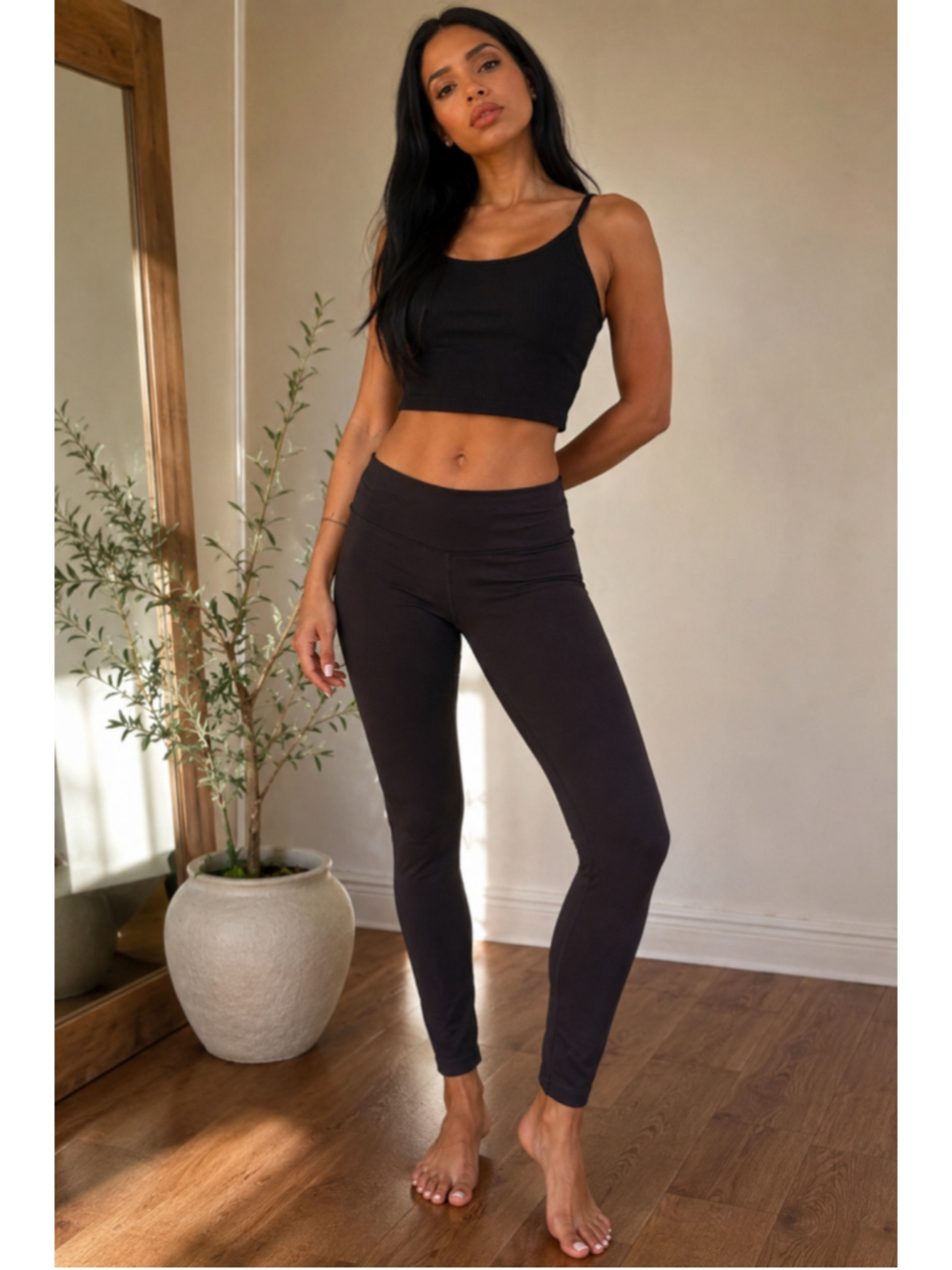 NWT Old Navy Active Mid-Rise Fitted Tight Leggings - Black, Size Medium